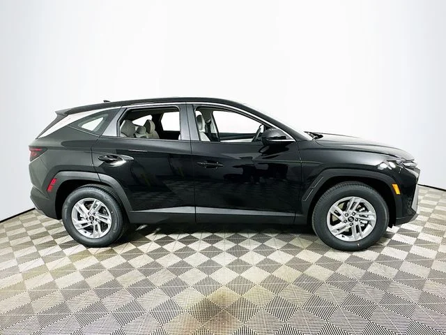 New 2026 Hyundai TUCSON SE