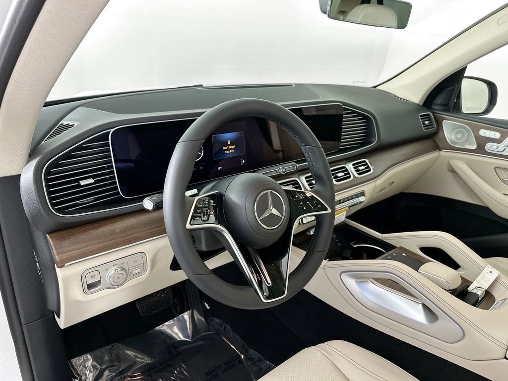 New 2026 MANUFAKTUR Moonlight White Metallic Mercedes-Benz GLE 450 image 43