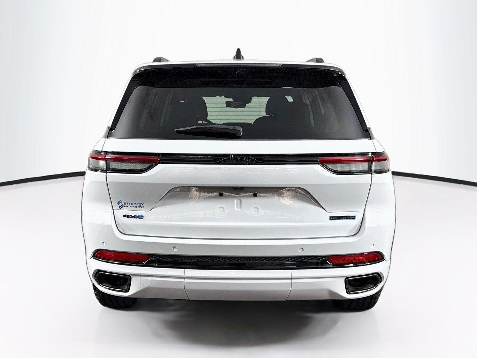 Used 2023  Jeep 30th Anniversary image 10