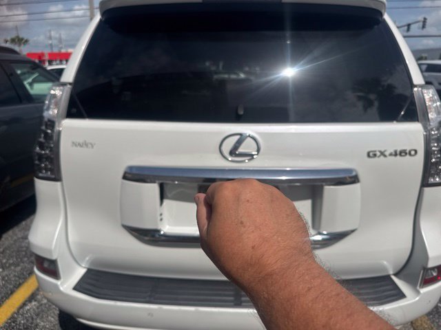 Used 2018 Starfire Pearl Lexus 460 image 11