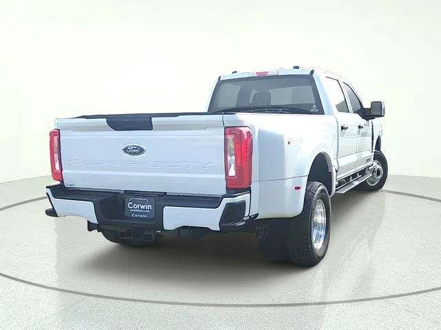 New 2026 Oxford White Ford F-350® XL image 32