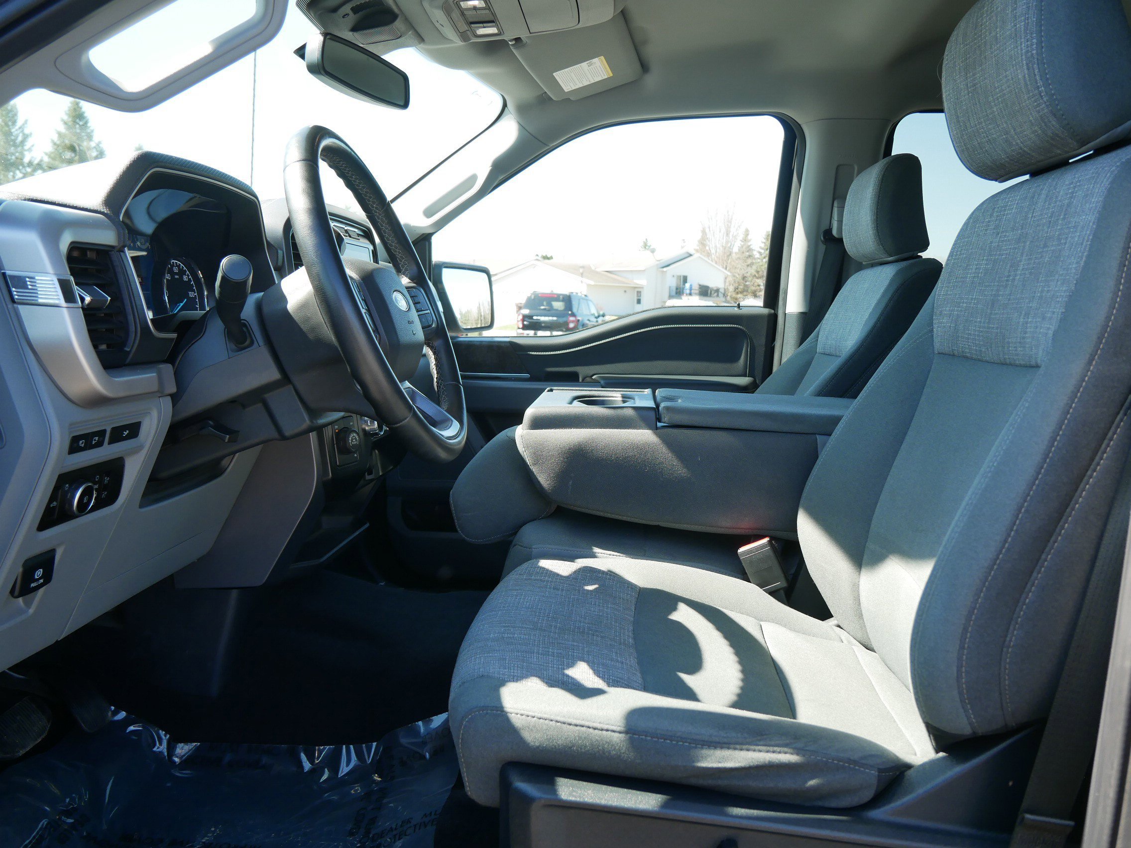 Used 2023 Black Ford XLT image 10