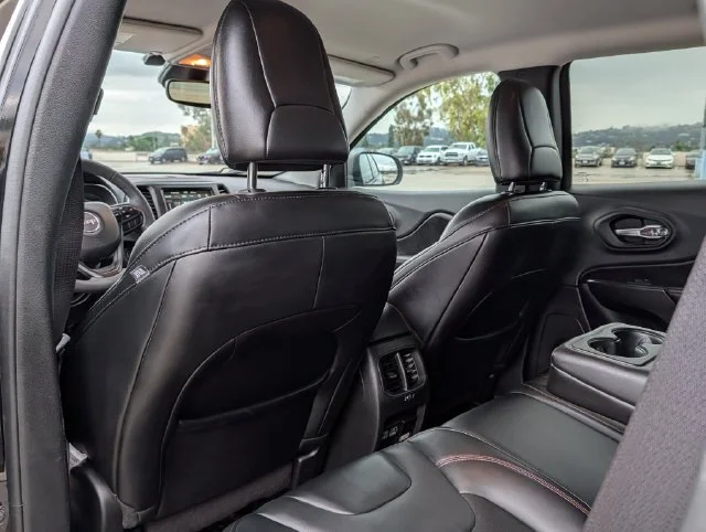 Used 2021 Black Jeep Trailhawk image 13