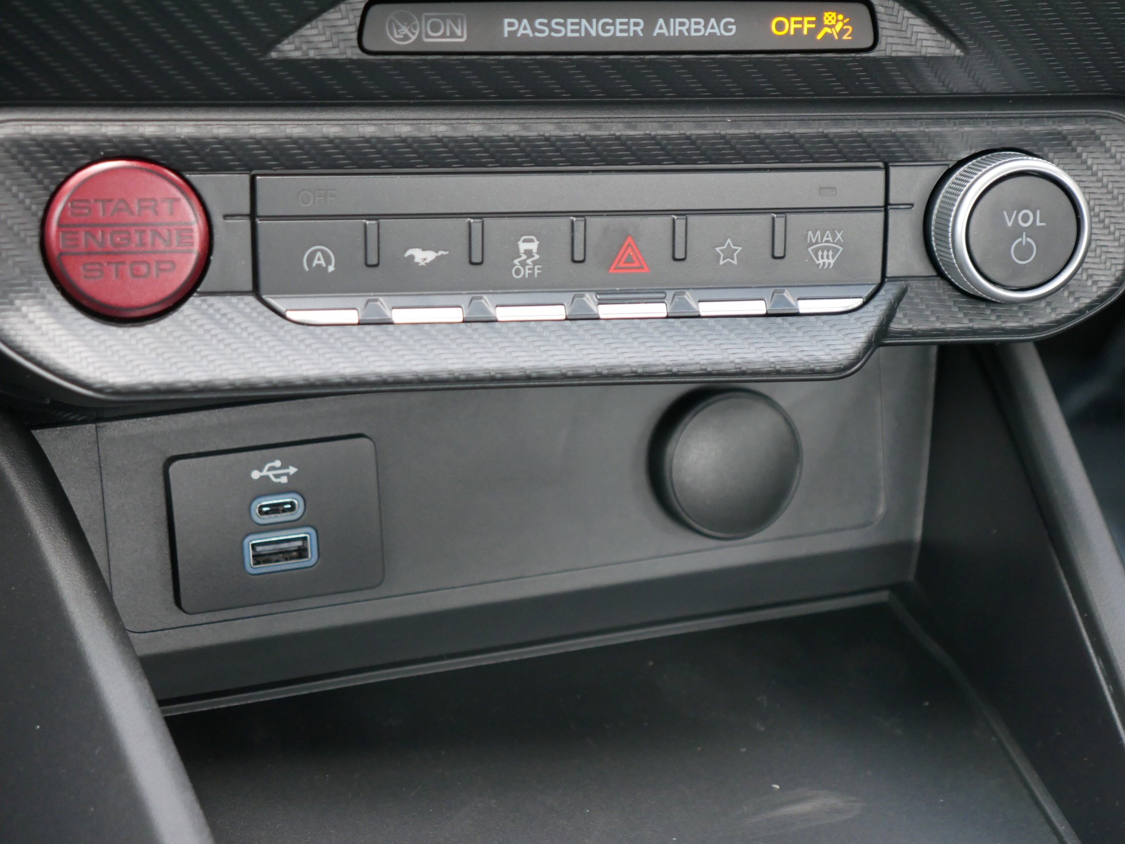 2025 Ford Mustang GT Fastback - Photo 13