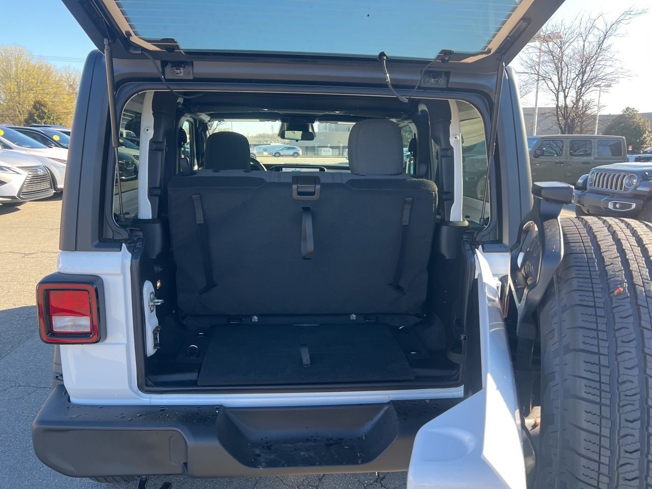 New 2026 Bright White Clear-Coat Exterior Paint Jeep Sport S image 11