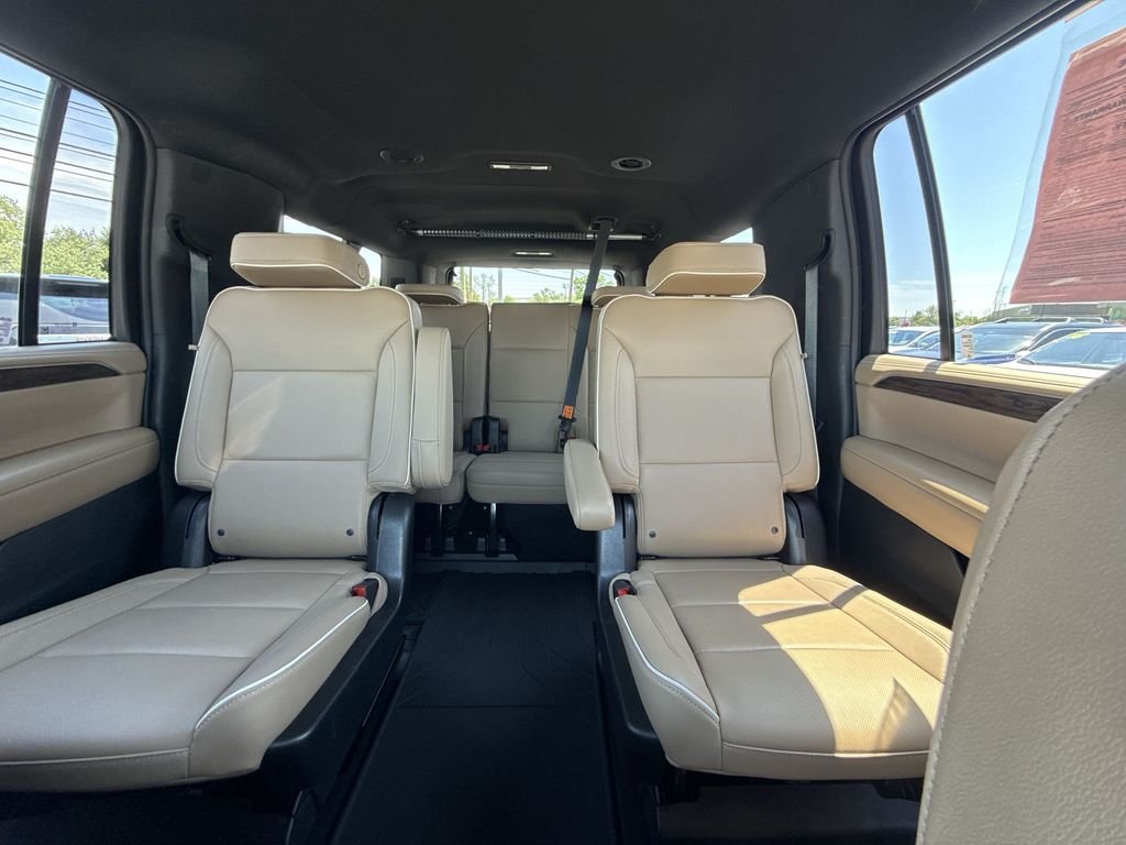 Used 2022 White Chevrolet Premier image 21