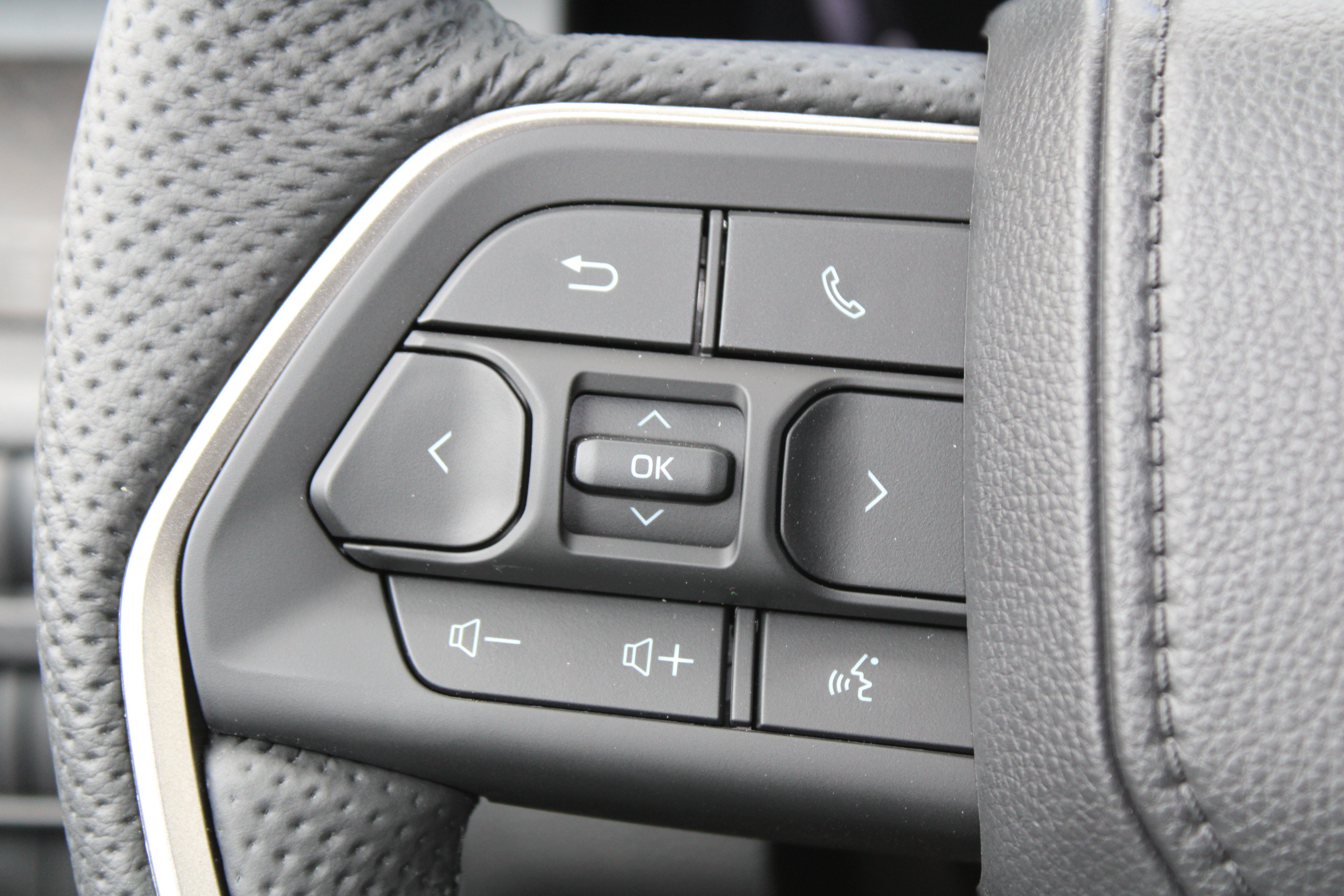 New 2026 Wind Chill Pearl <sup>1</sup> Toyota  Limited image 42