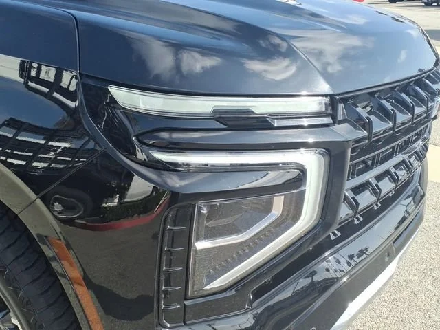 Used 2025 Black Chevrolet Z71 image 2