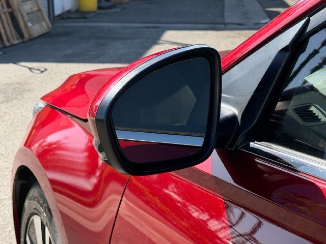 Used 2022 Red Nissan 2.5 SV image 11