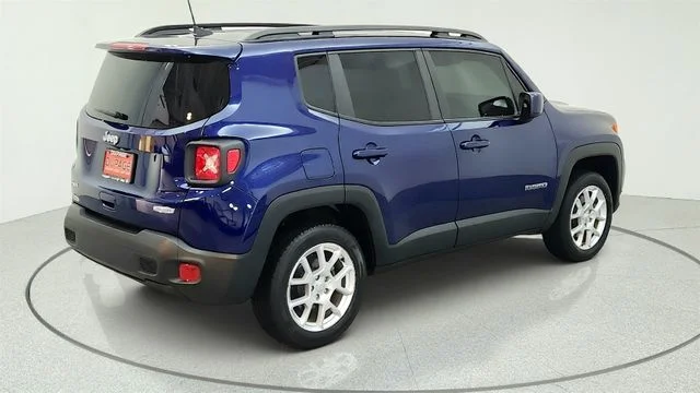 Used 2020 Blue Jeep Latitude image 13