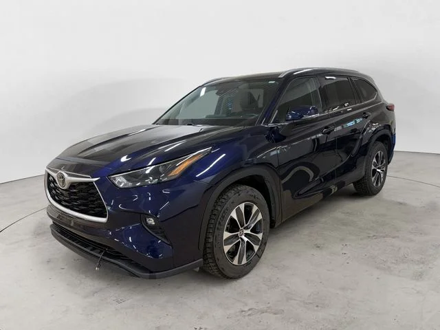 2022 Toyota Highlander XLE 4x2 V6's photo