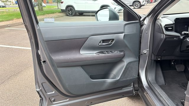 Used 2025 Gray Nissan S image 8