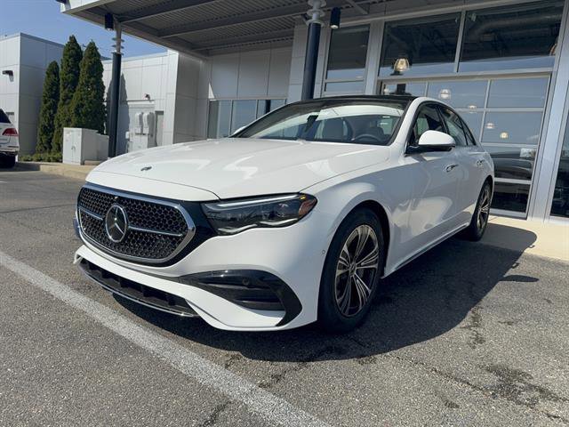 New 2026 Polar White Mercedes-Benz E 450 4MATIC® image 17