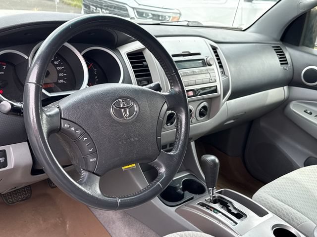 Used 2011 Pyrite Mica Toyota SR5 image 15