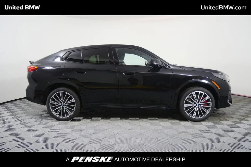 New 2026 Black Sapphire Metallic BMW xDrive28i image 2