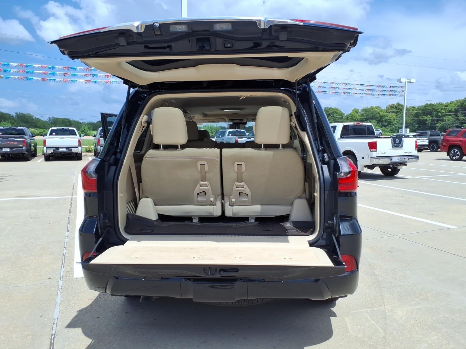 Used 2020 Black Onyx Lexus Three-Row image 21