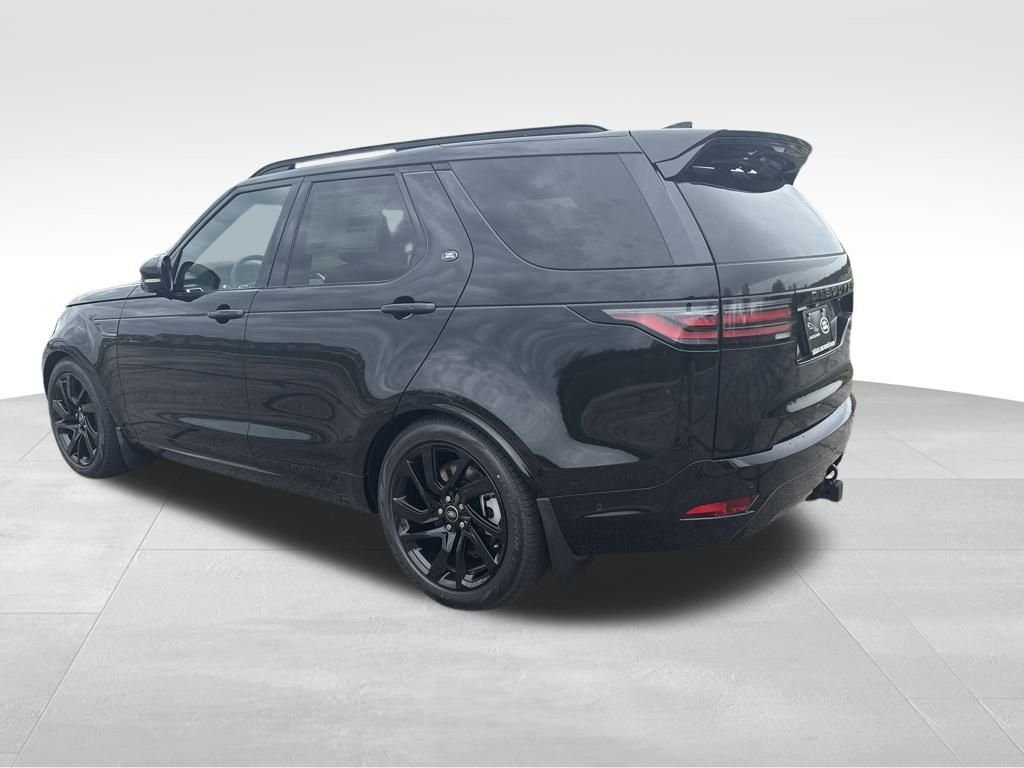 Used 2025 Black Land Rover Dynamic SE image 3