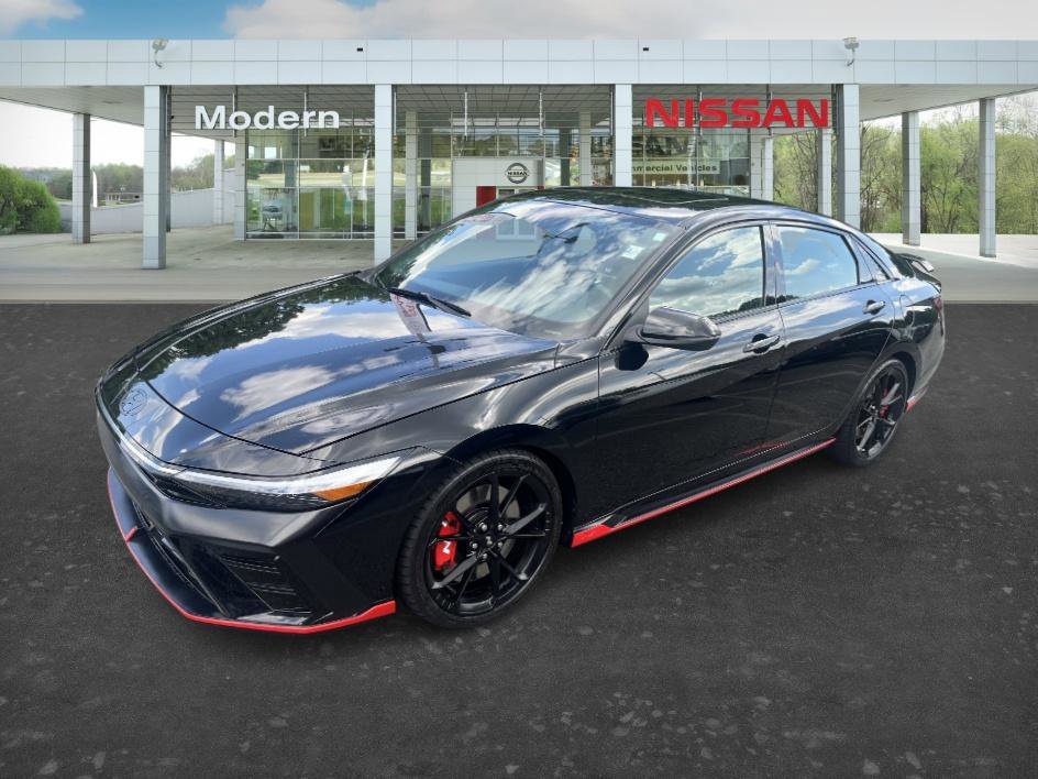 Used 2025 Abyss Black Hyundai Base image 1