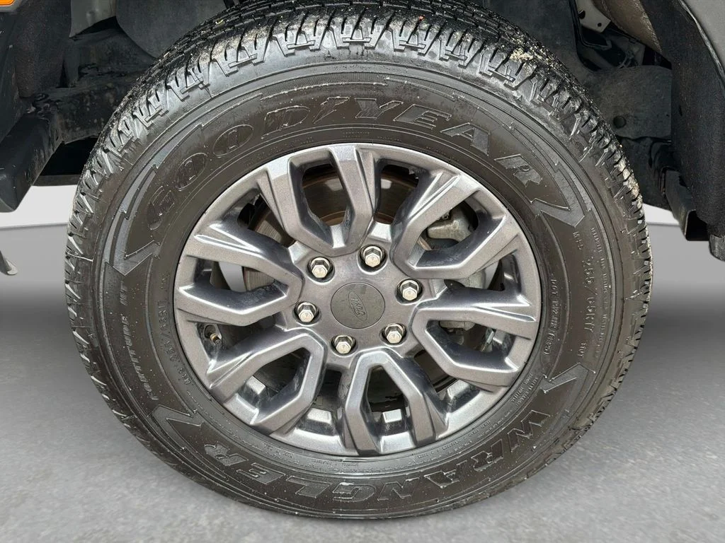 Used 2021 Gray Ford XLT image 12