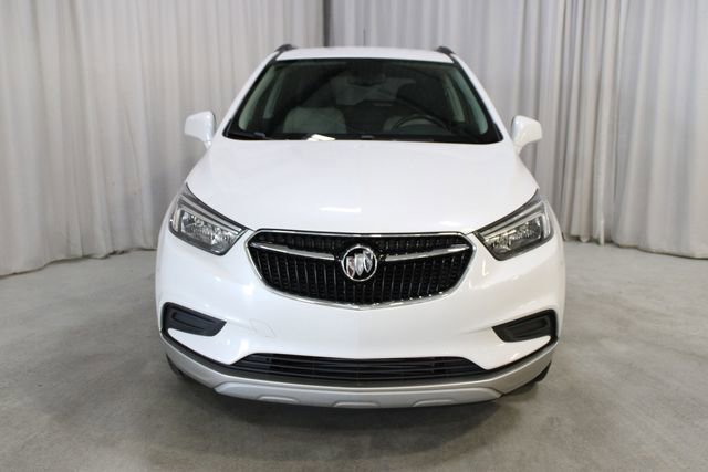 Used 2022 White Frost Tricoat Buick Preferred image 25