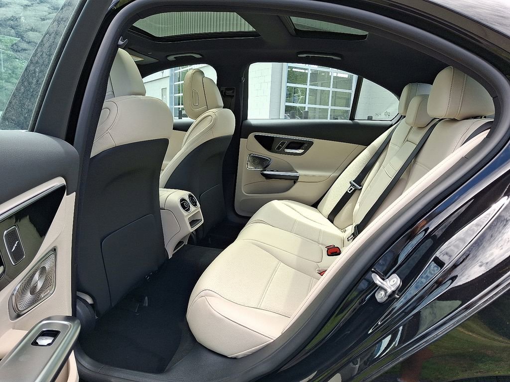 2025 Mercedes-Benz C-Class Sedan C 300 - Photo 38