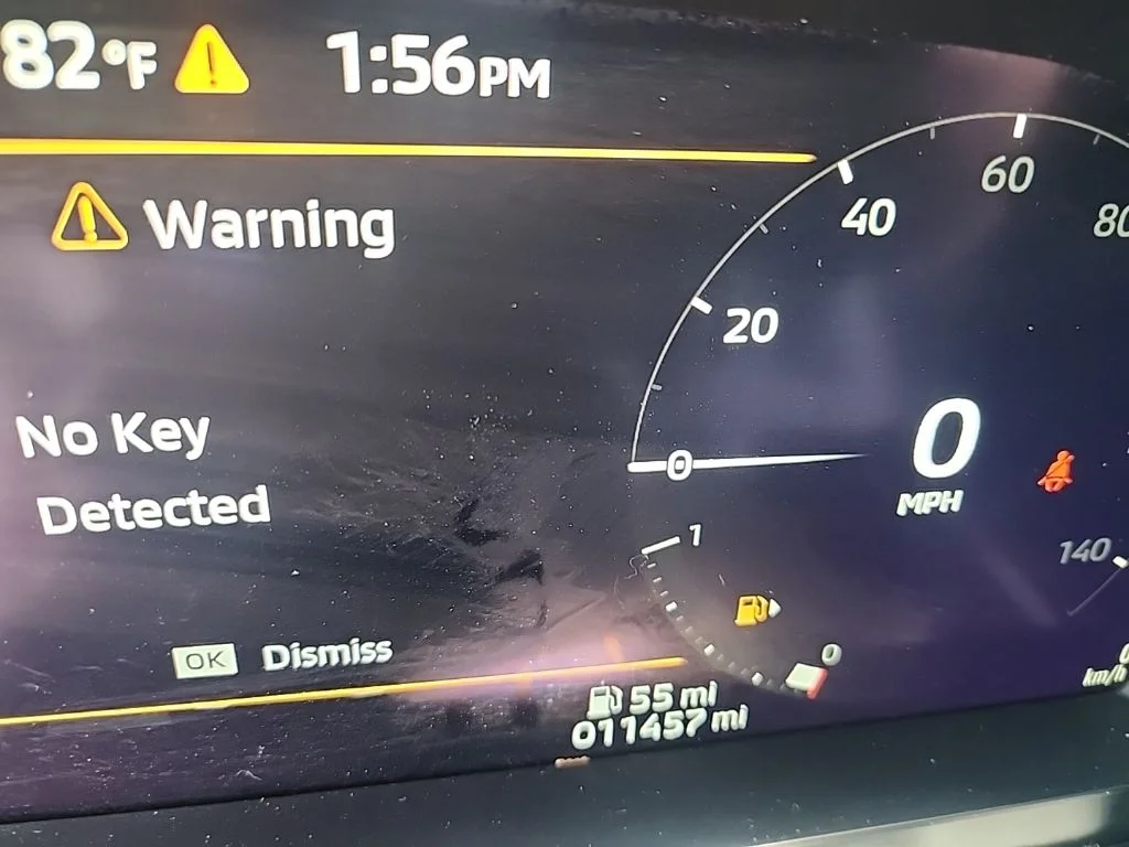 Used 2025 White Mitsubishi SE image 4