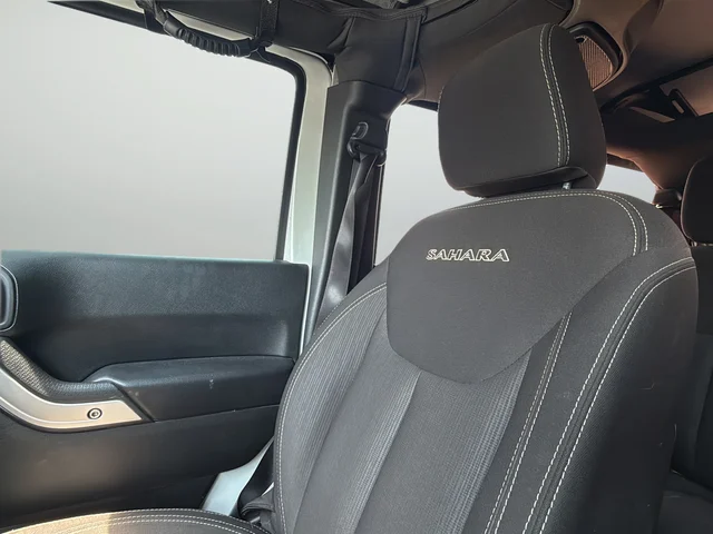 Used 2017 White Jeep Unlimited Sahara image 36