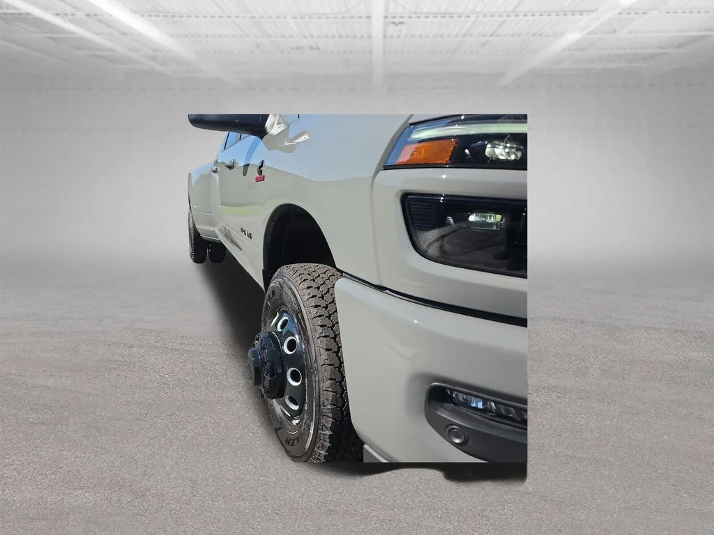 New 2026 Ceramic Gray Clear-Coat Exterior Paint RAM Laramie image 48