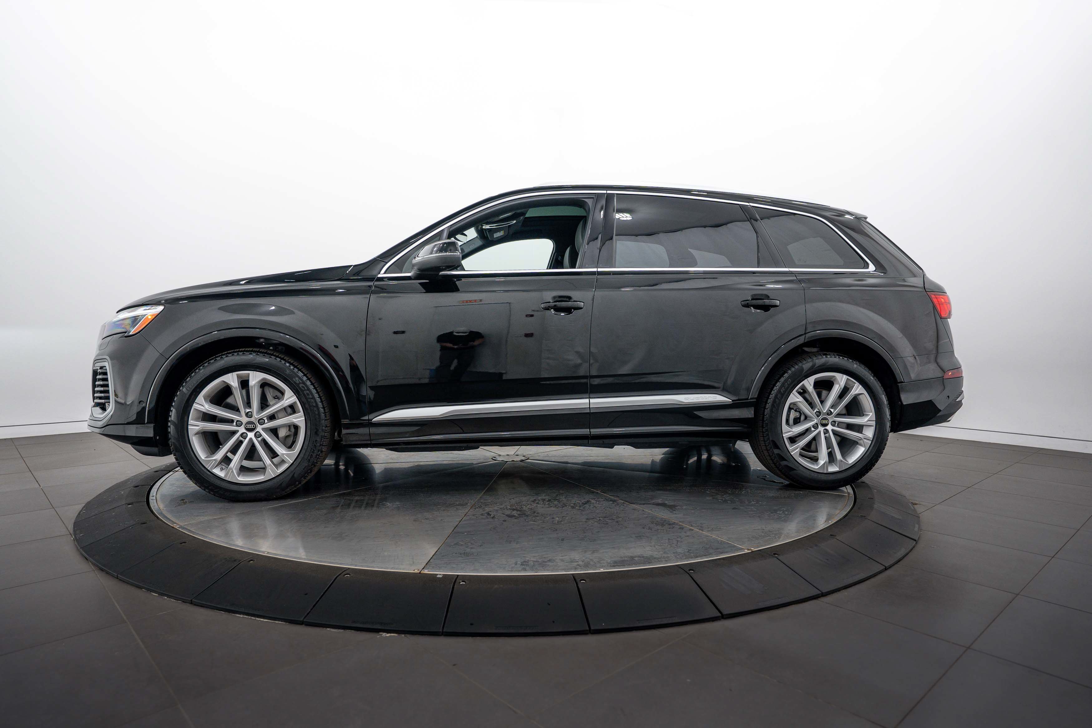 Certified Used 2025 Mythos Black Metallic Audi Prestige image 6