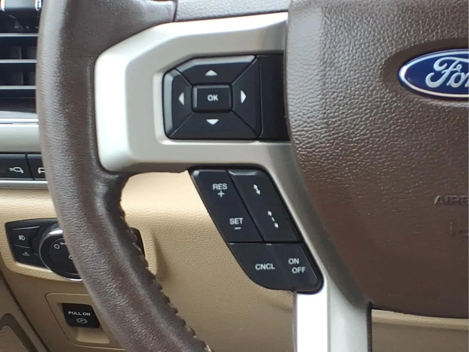 Used 2018 Magma Red/Stone Gray Ford LARIAT image 21