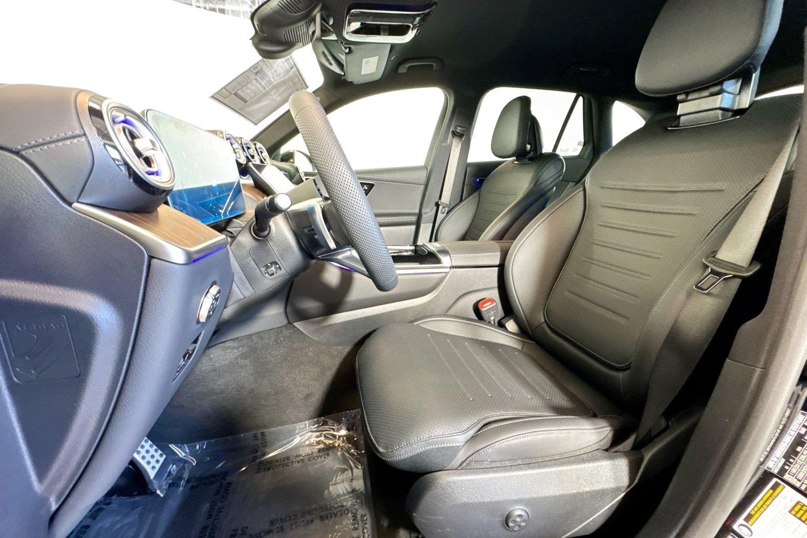 New 2026 Black Mercedes-Benz GLC 300 image 18