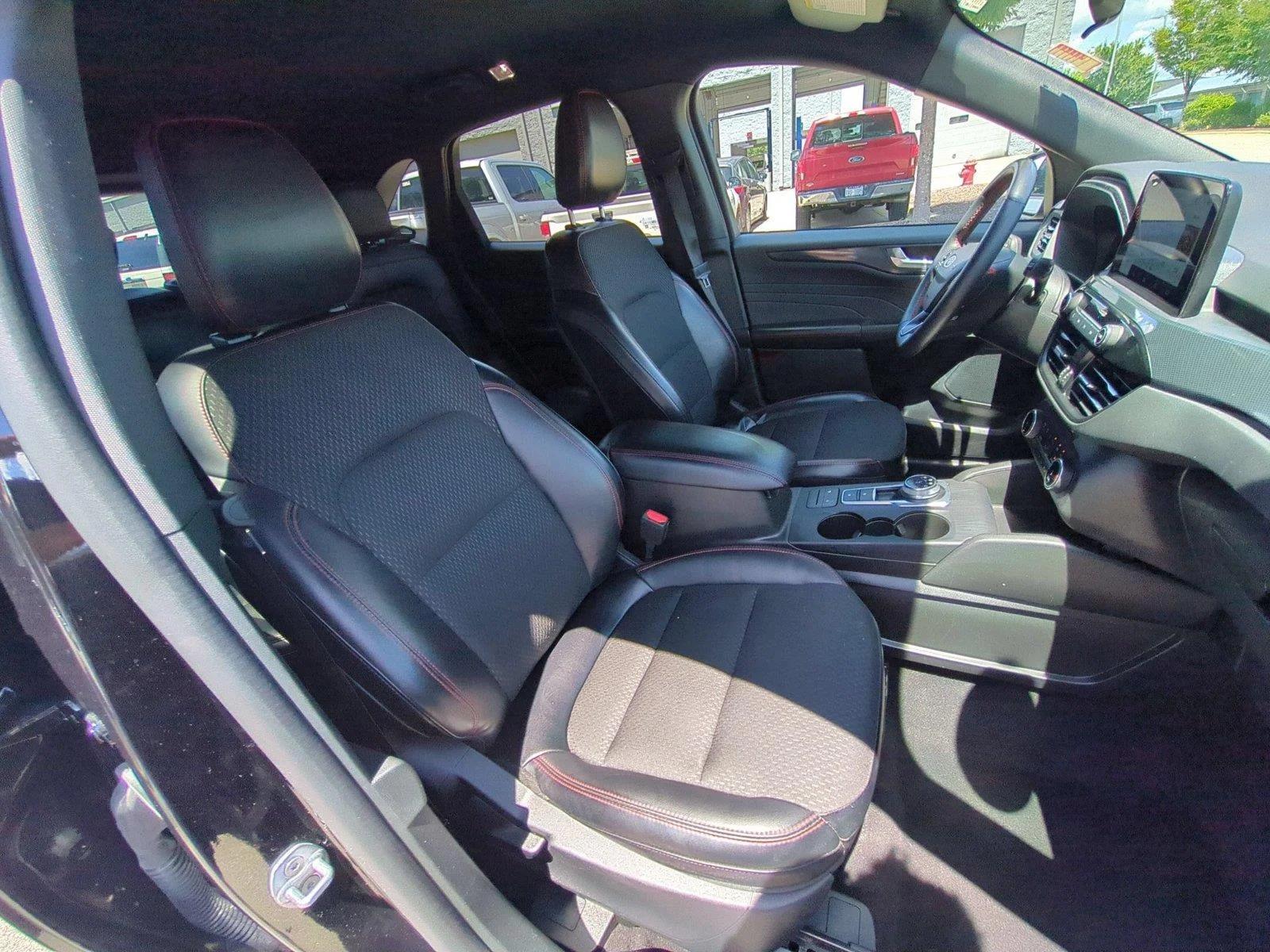 Used 2025 Agate Black Ford ST-Line Select image 36