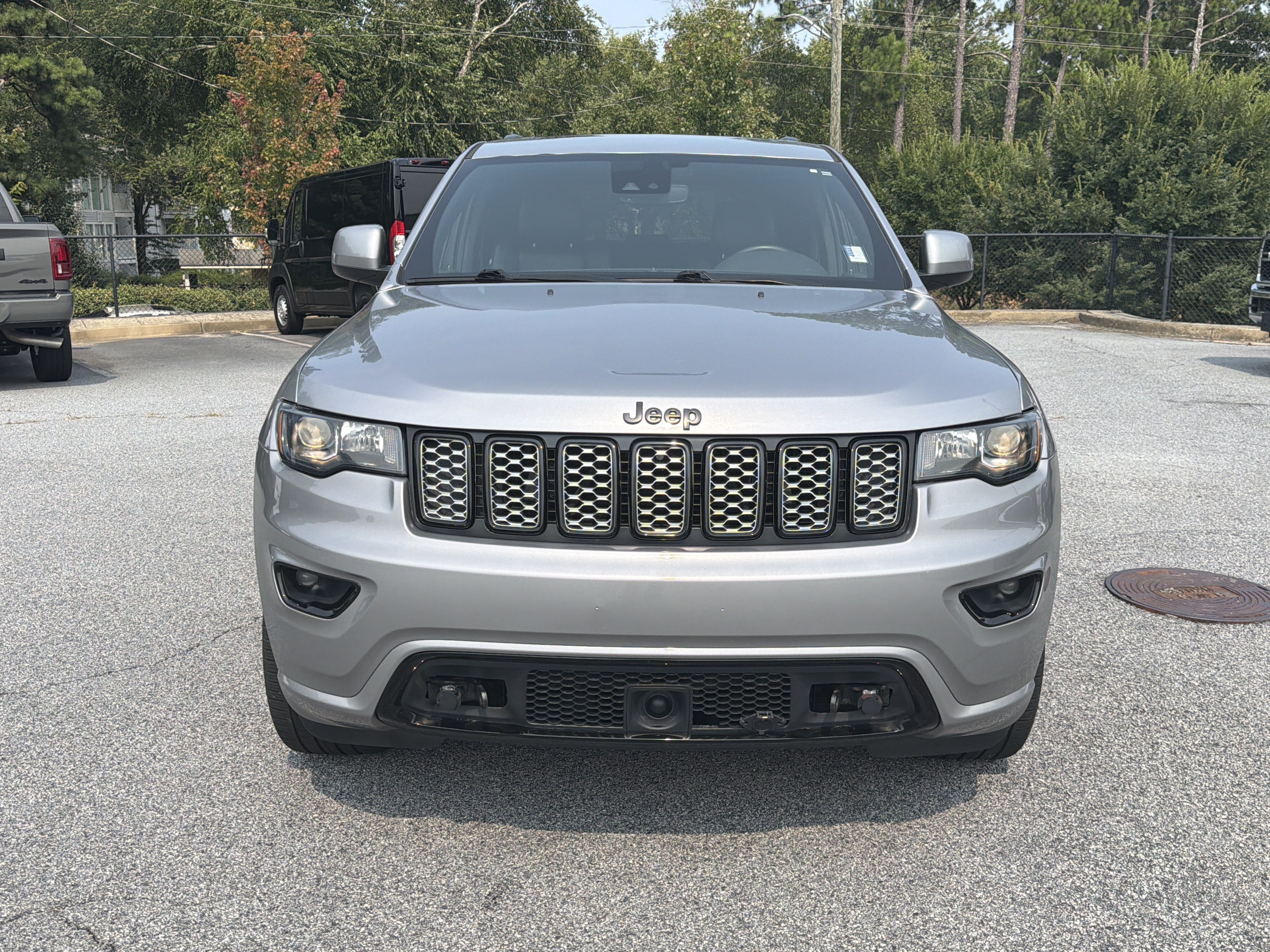 Used 2020 Billet Silver Metallic Clearcoat Jeep Altitude image 2