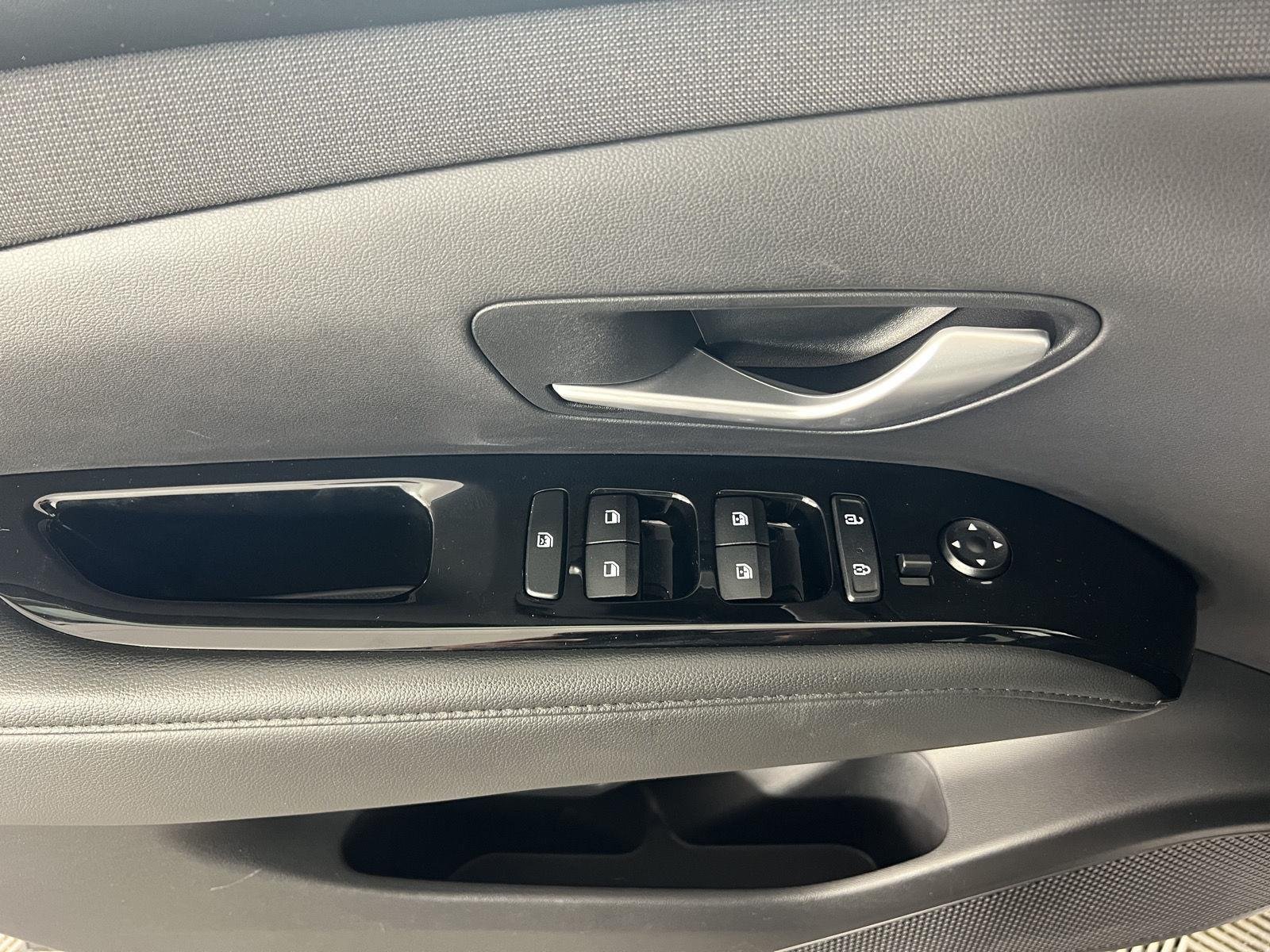 Used 2024 White Pearl Hyundai Limited image 10