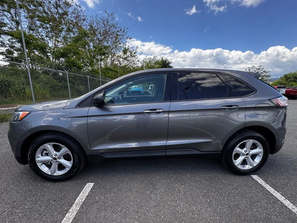 Used 2023  Ford SE image 8