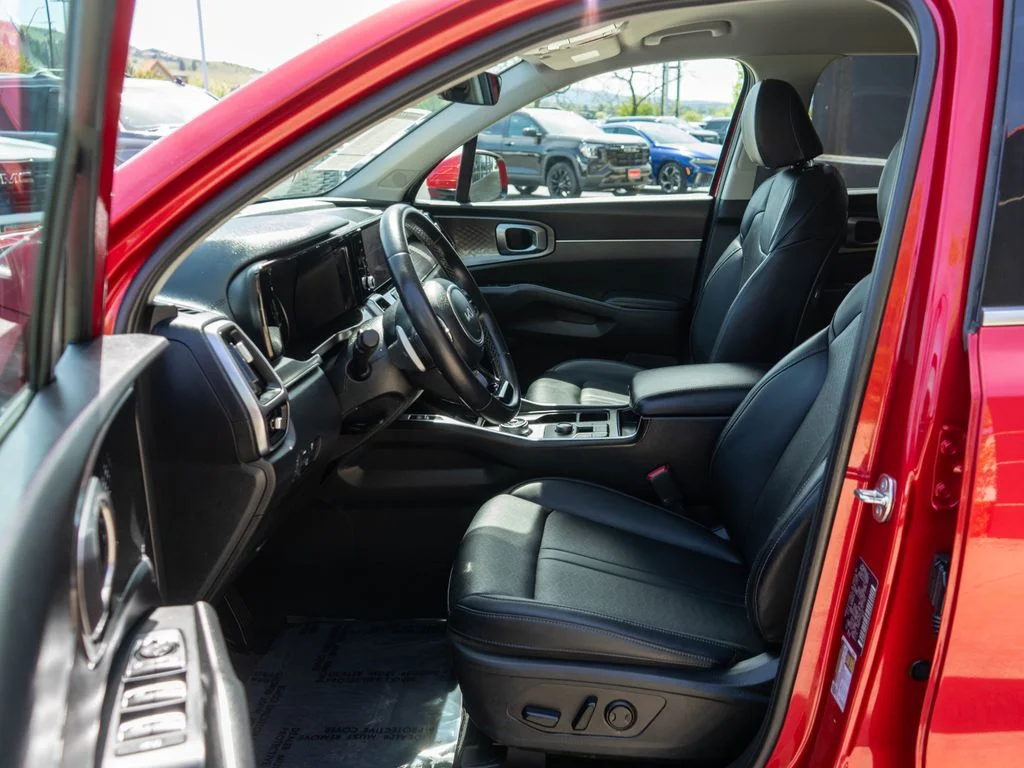 Used 2023 Red Kia EX image 11