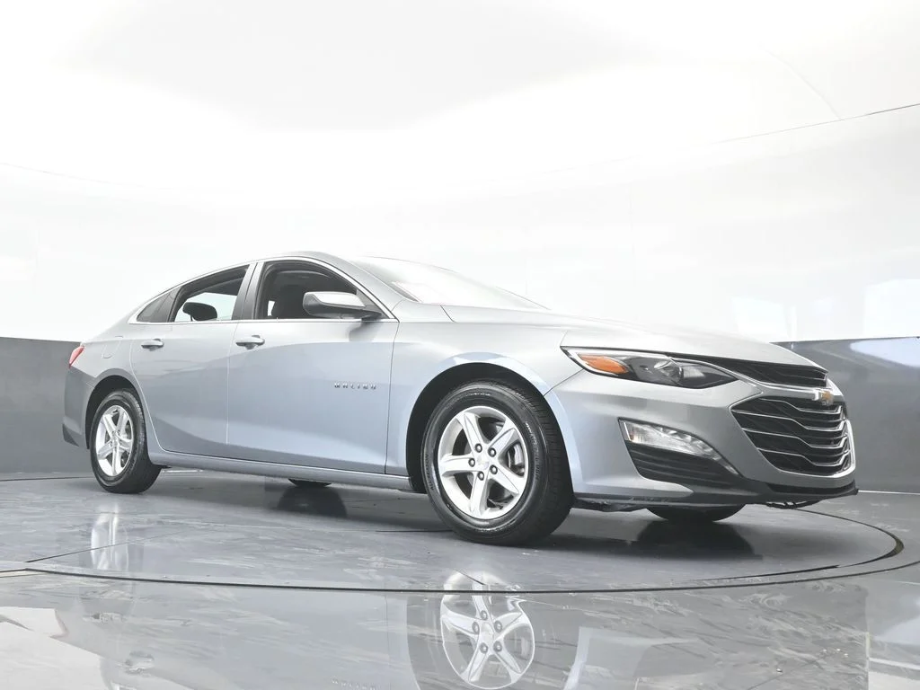 Used 2024 Sterling Gray Metallic Chevrolet LT image 61