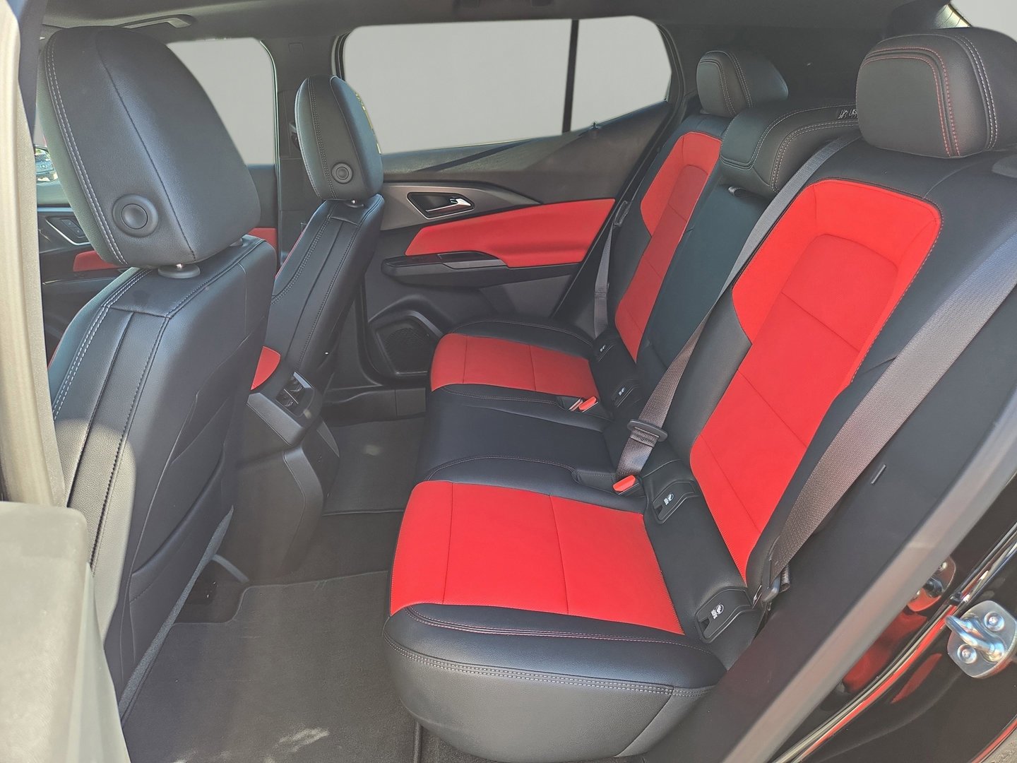 2025 Chevrolet Equinox EV RS - Photo 15