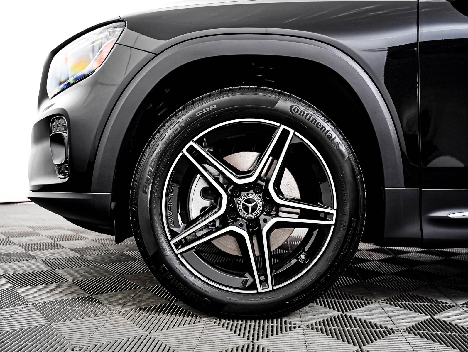New 2026 Cosmos Black Metallic Mercedes-Benz GLB 250 image 6