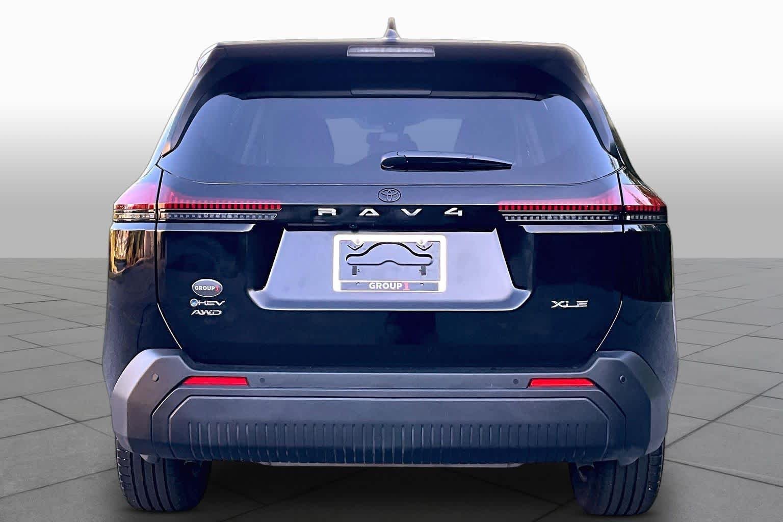 Used 2026 Midnight Black Metallic Toyota XLE Premium image 5