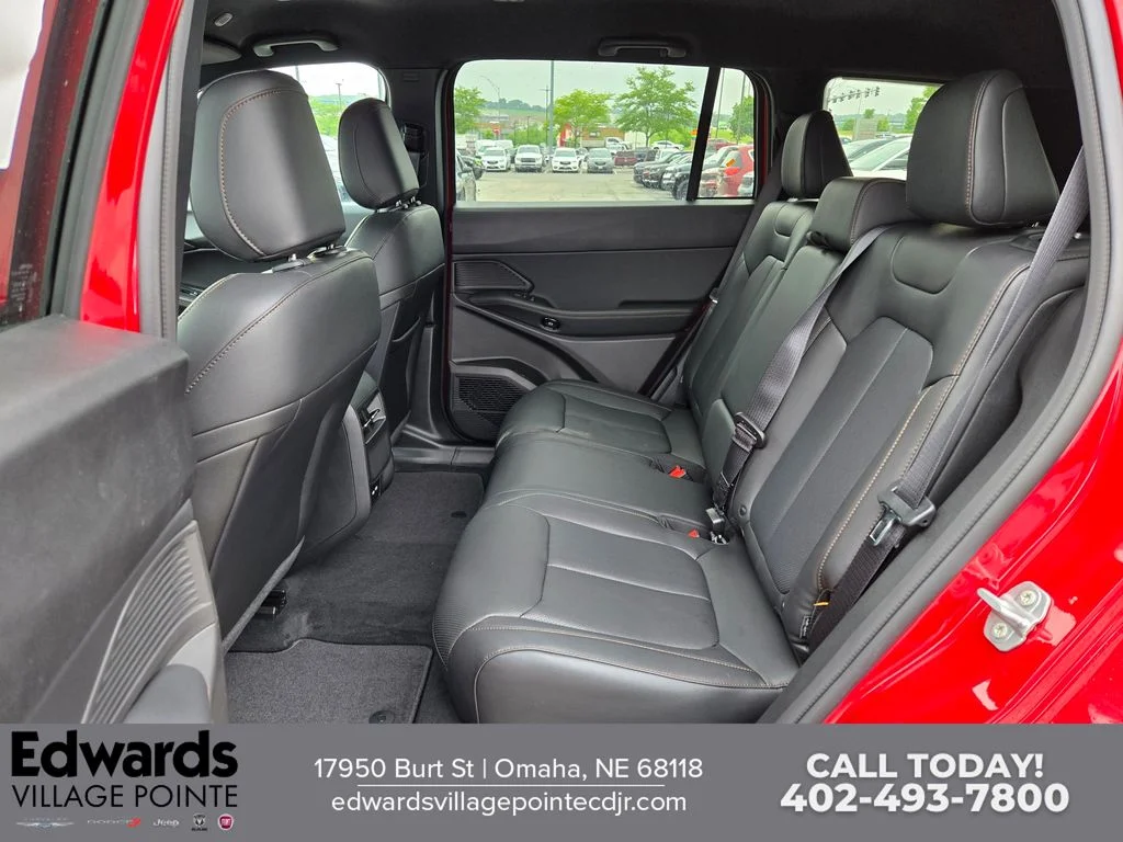 New 2026 Red Hot Pearl-Coat Exterior Paint Jeep Limited image 25
