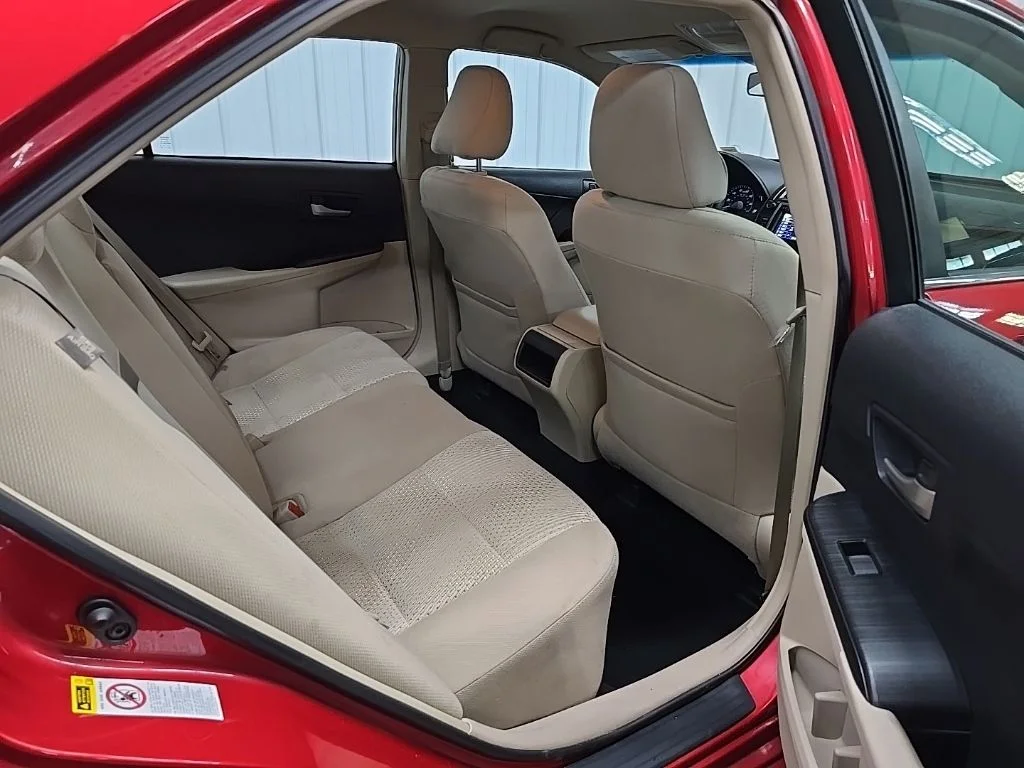 Used 2013 Red Toyota LE image 17