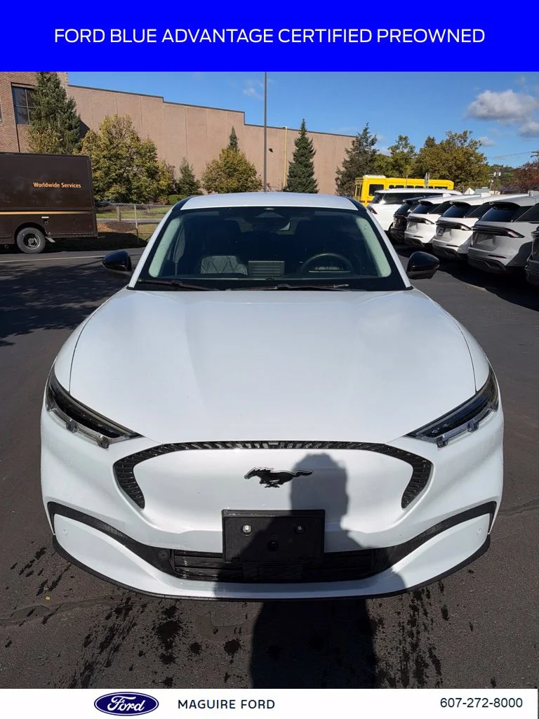Used 2023 White Metallic Ford Select image 3