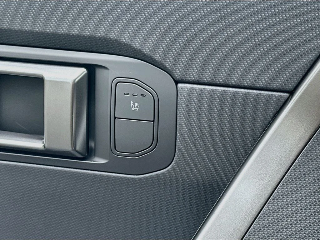 New 2027 Terrain Brown / Black Roof Kia X-Line image 19