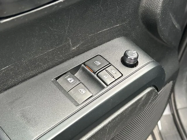 Used 2022 Gray Toyota SR image 13