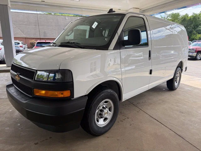 2025 Chevrolet Express Cargo