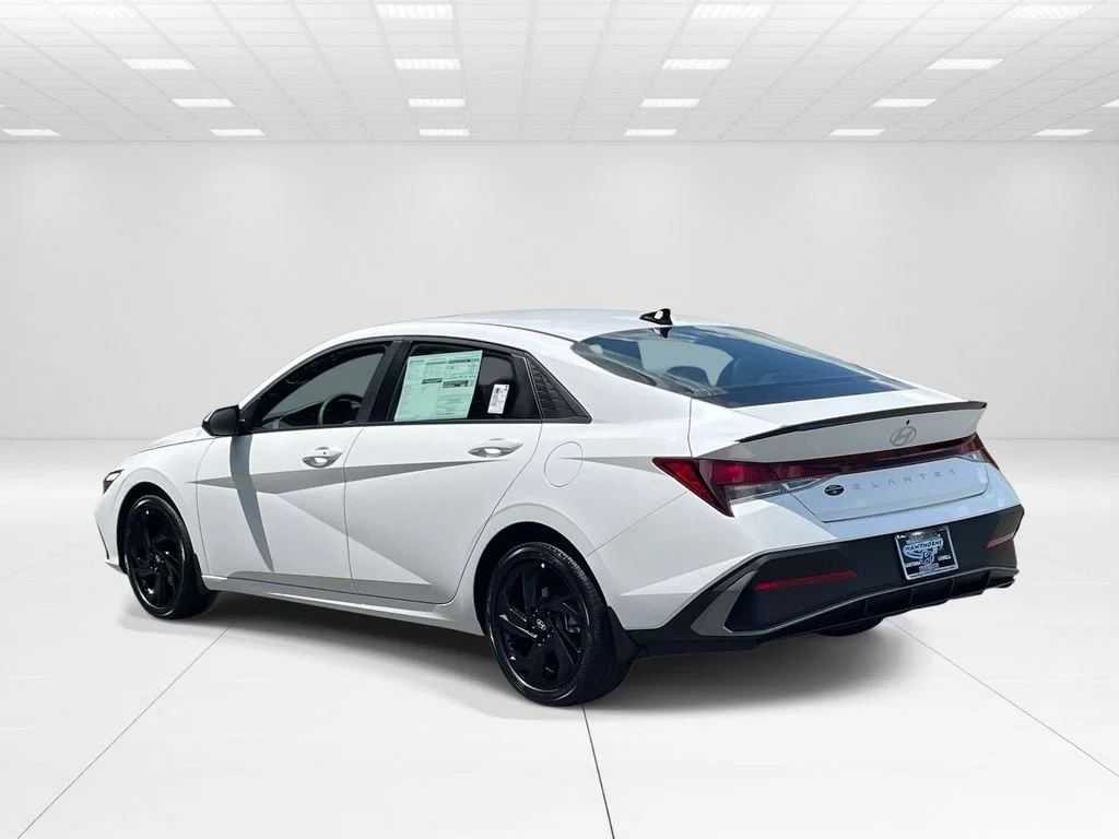 New 2026 White Hyundai SEL Sport image 4
