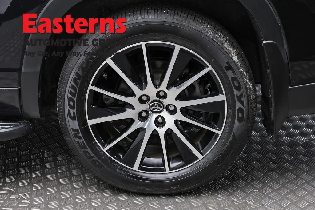 Used 2018 Black Toyota SE image 8