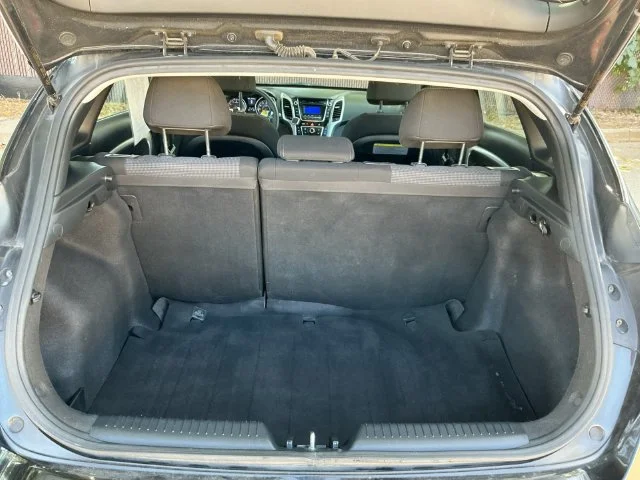 Used 2016 Black Hyundai Base image 17