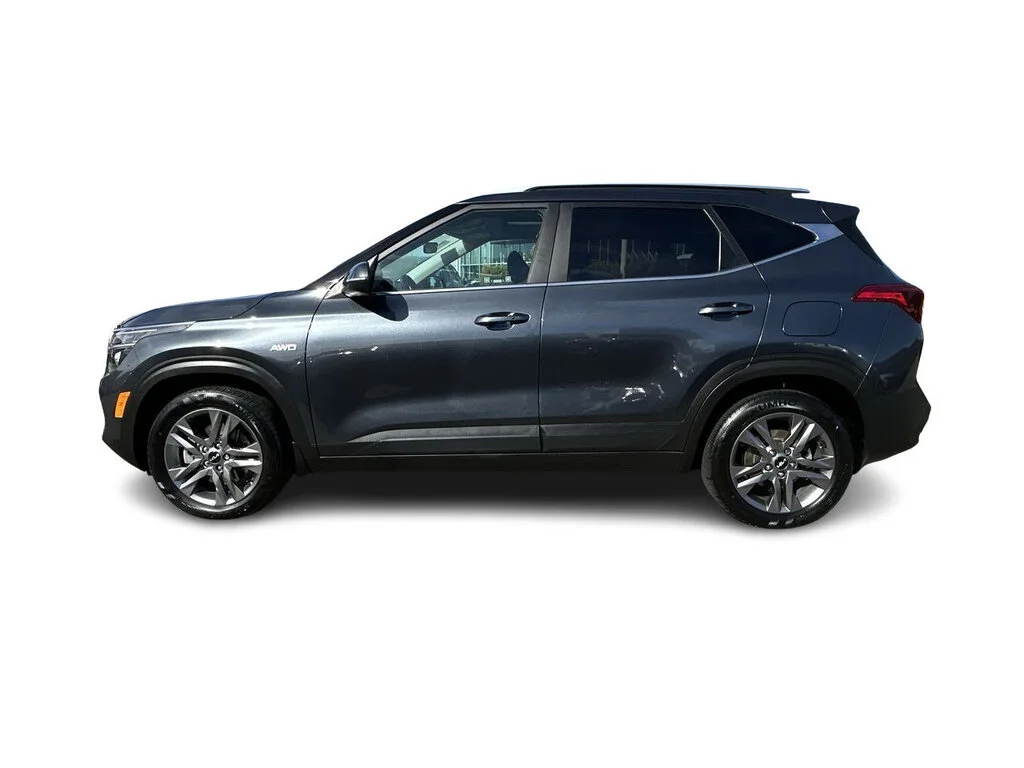 Used 2022  Kia EX AWD Low Mileage   One Owner   Local BC image 8